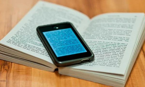 Заметки библиотекаря | Что лучше: бумажная книга или электронная? | МБУ ...